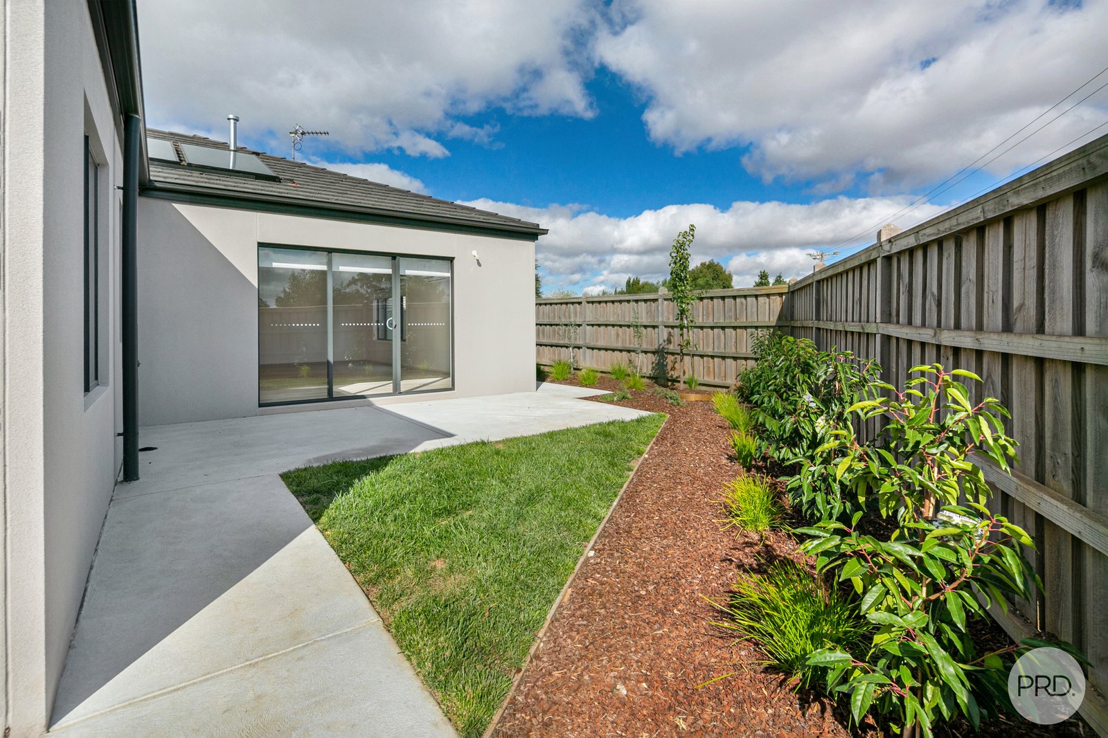 9 Zelkova Place LAKE GARDENS 11