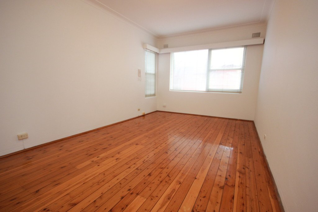 90-92 The Grand Parade BRIGHTON LE SANDS 3