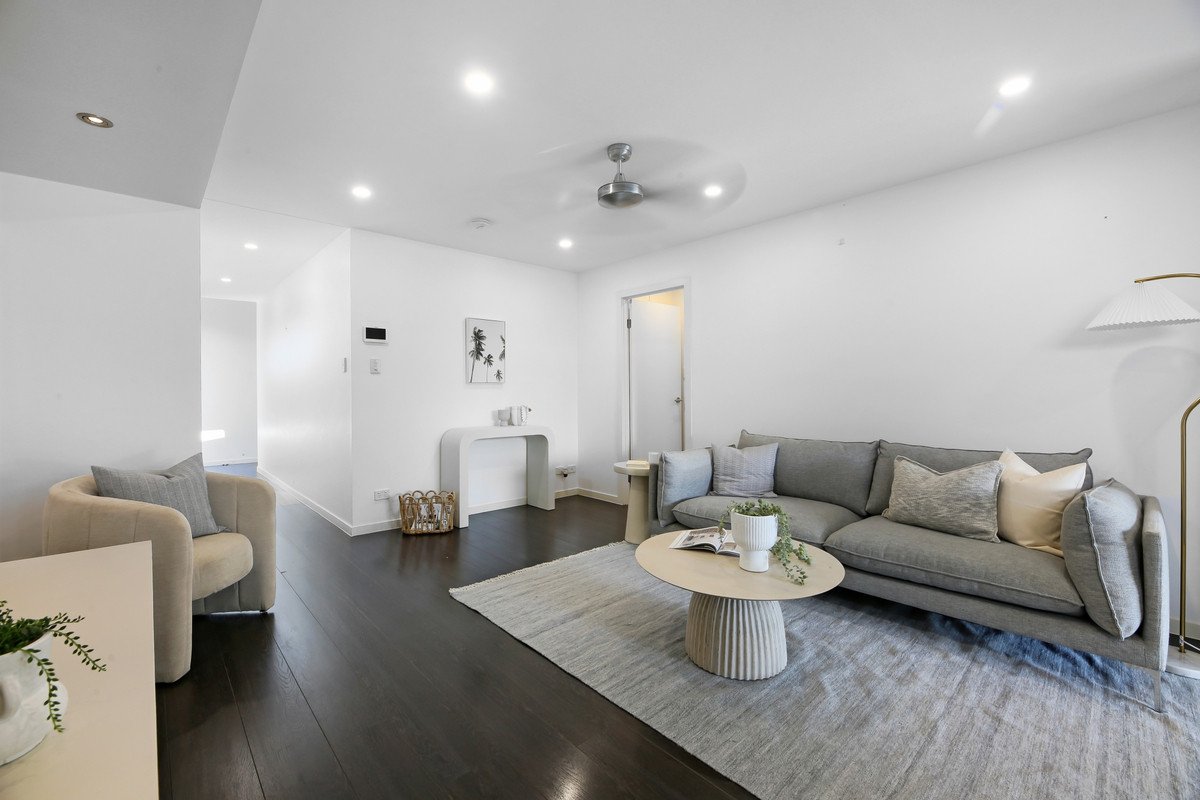 90 Albion Avenue MIAMI 4