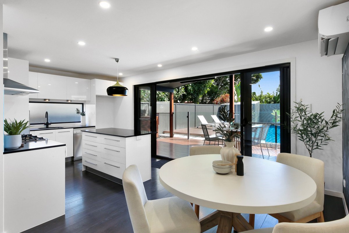 90 Albion Avenue MIAMI 6