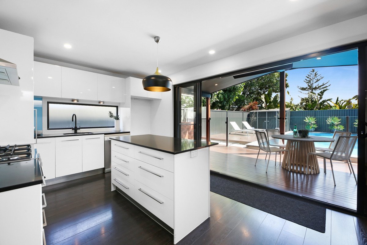 90 Albion Avenue MIAMI 8