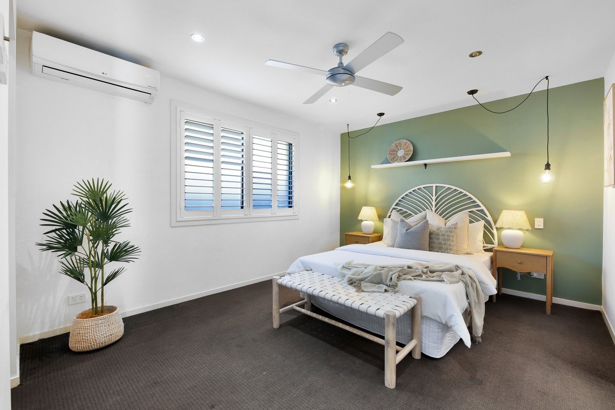 90 Albion Avenue MIAMI 11