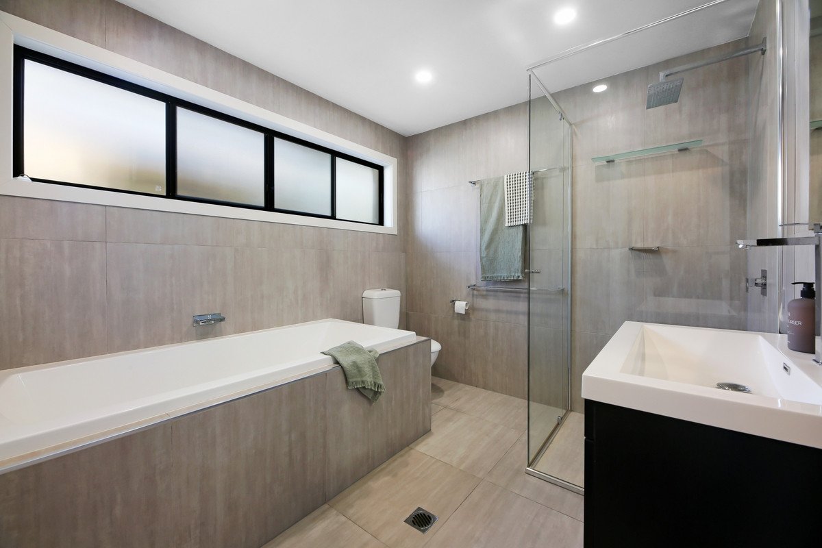 90 Albion Avenue MIAMI 16