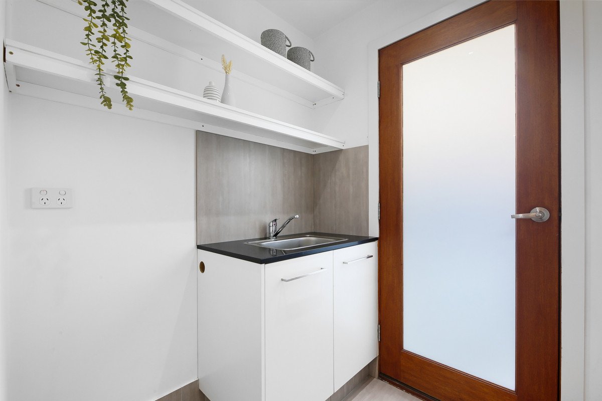 90 Albion Avenue MIAMI 17