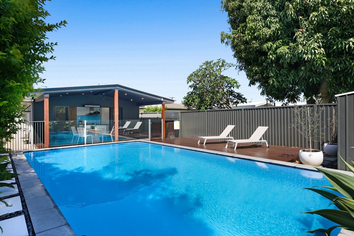 90 Albion Avenue MIAMI 19