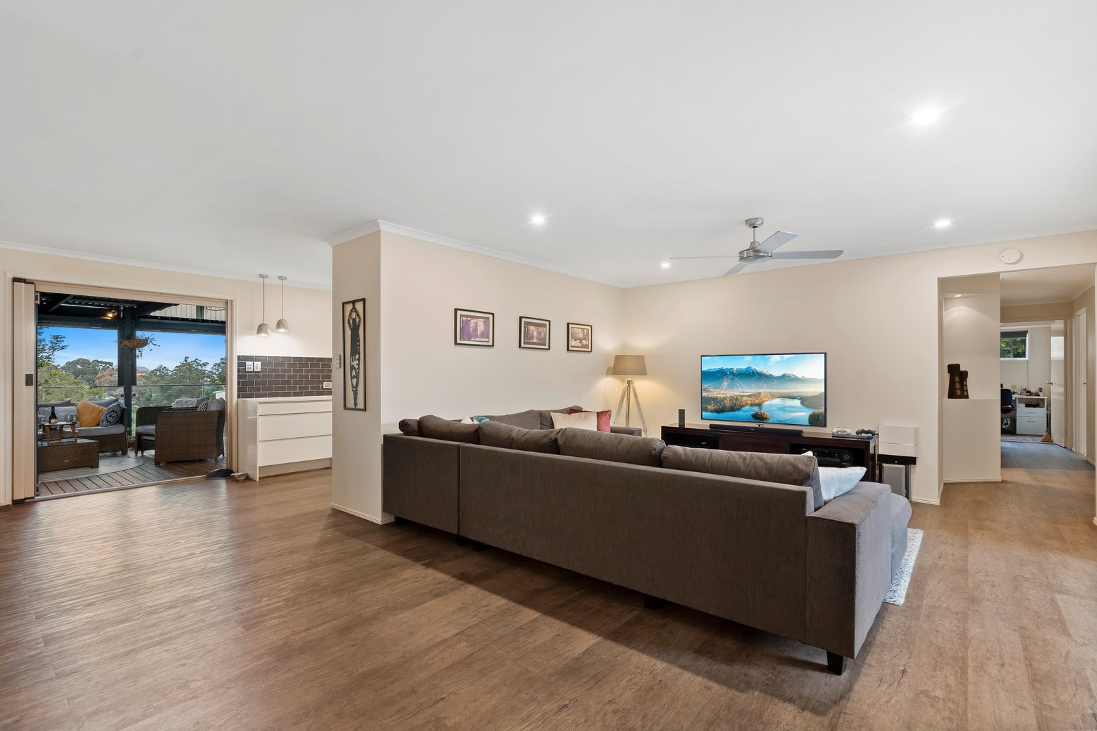 90 Avocado Street ELANORA 5