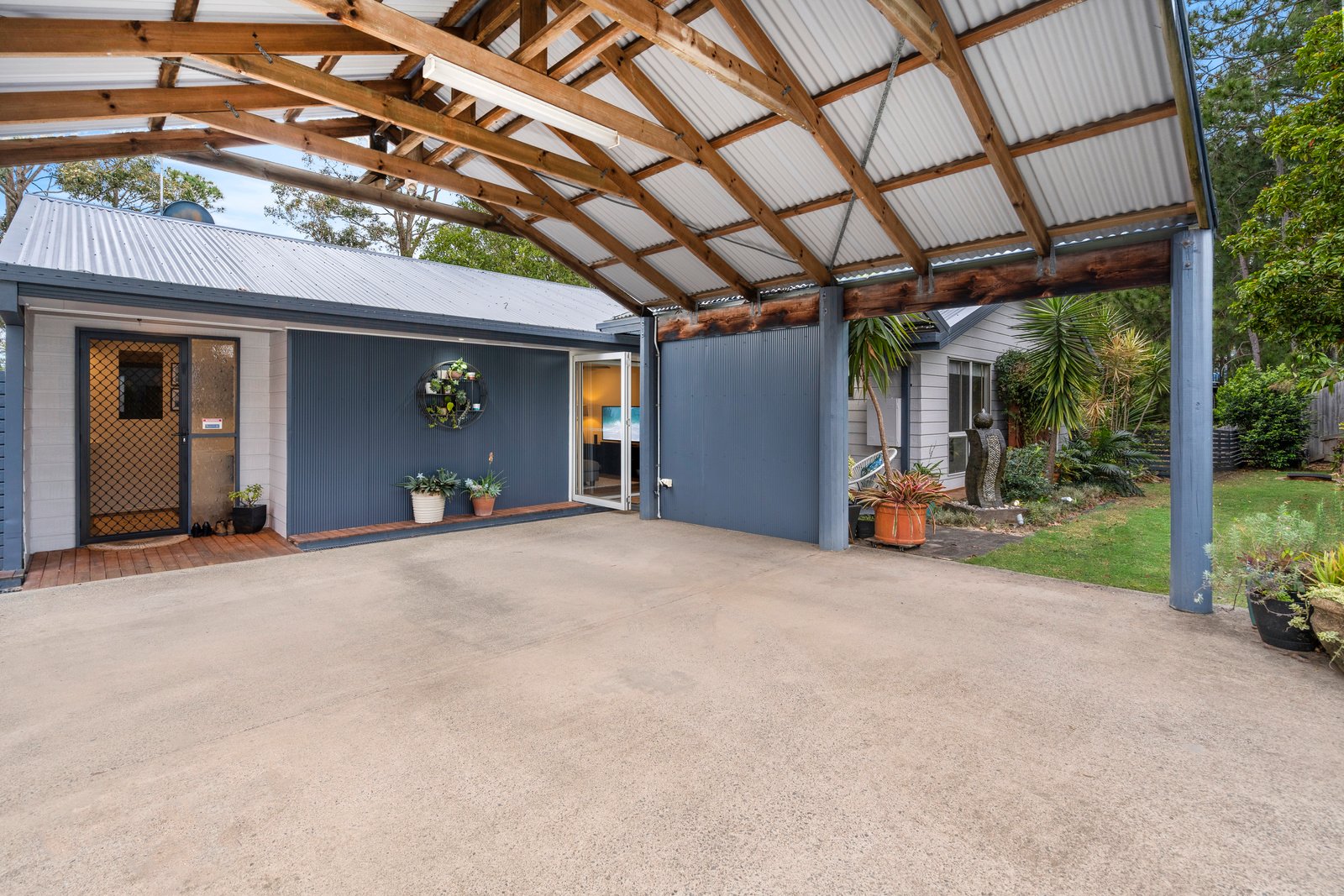 90 Avocado Street ELANORA 9