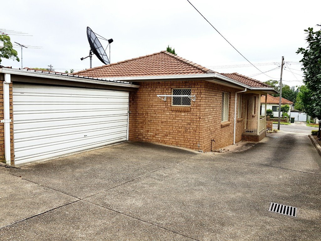 90 Bassett St  HURSTVILLE 6