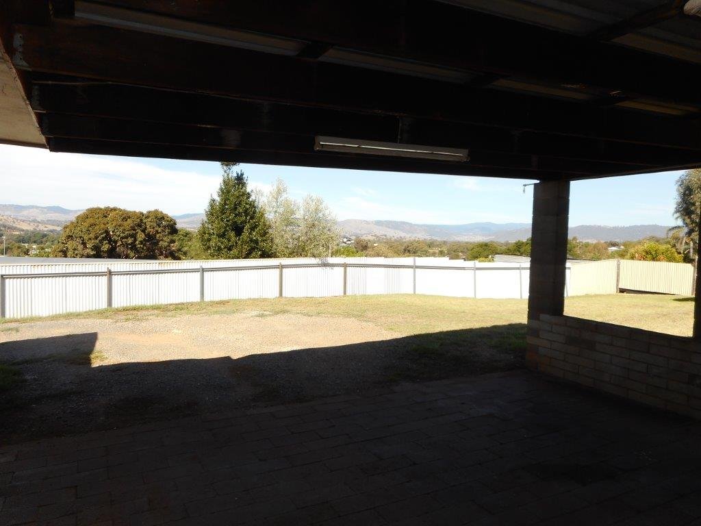 90 Broughton Street TUMUT 6