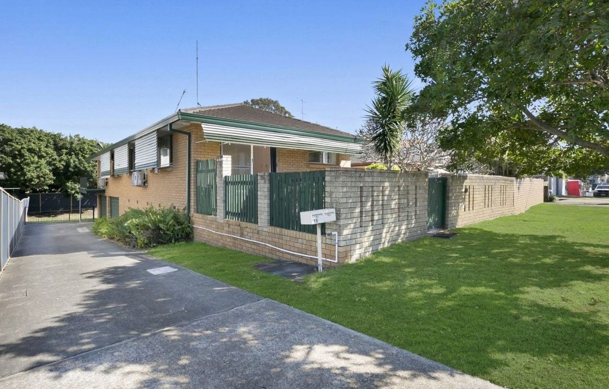 90 Dolphin Avenue Mermaid Beach 1