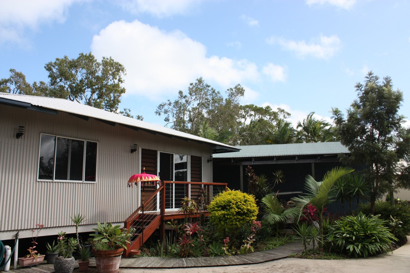 90 Faust Street PROSERPINE 8