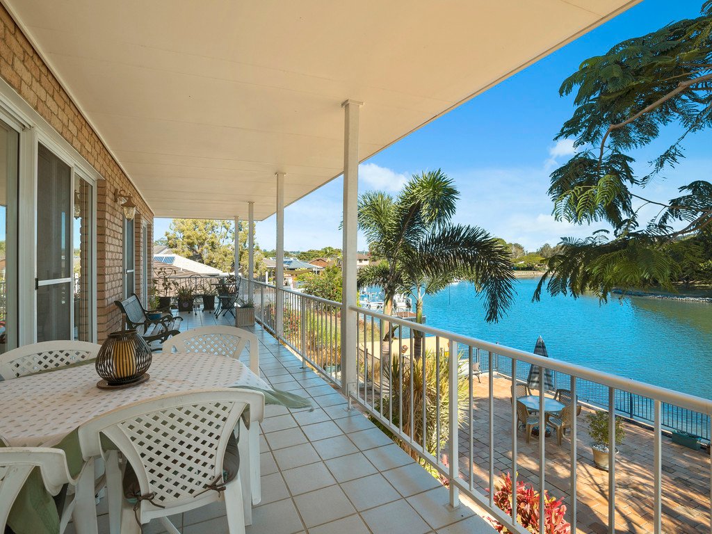 90 Jacaranda Ave  TWEED HEADS WEST 1