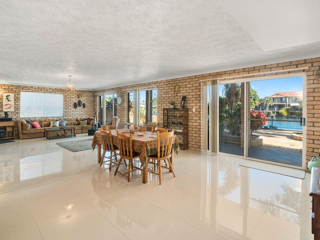 90 Jacaranda Ave  TWEED HEADS WEST 4