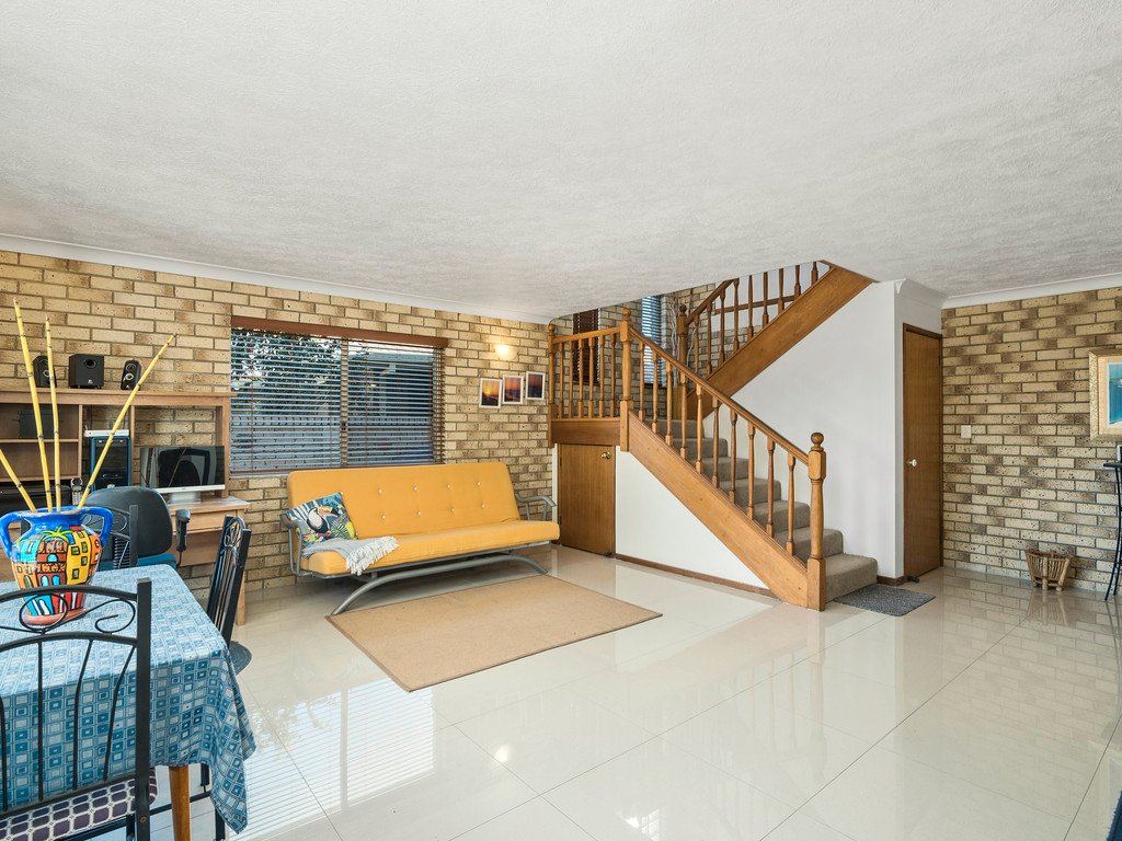 90 Jacaranda Ave  TWEED HEADS WEST 5