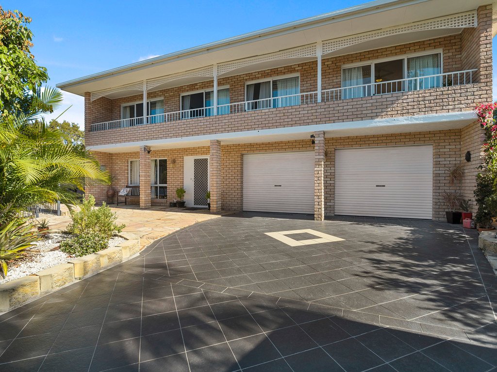 90 Jacaranda Ave  TWEED HEADS WEST 12