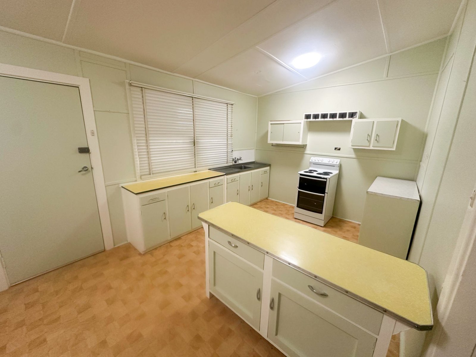 90 King Street TUMBARUMBA 3