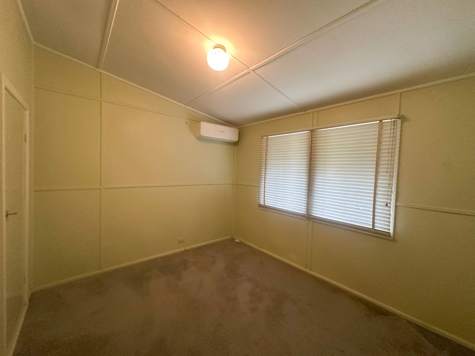 90 King Street TUMBARUMBA 7