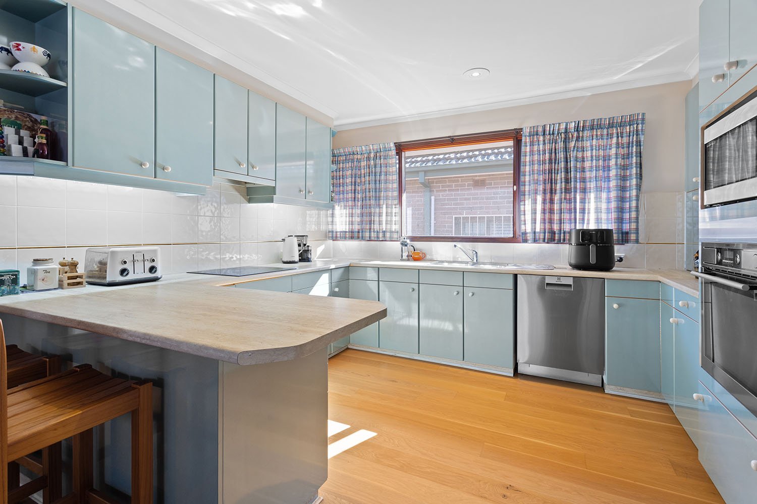 90 Laycock Road HURSTVILLE GROVE 4