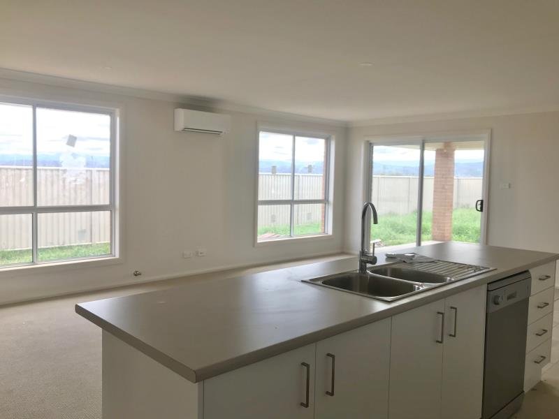 90 Marathon Street TAMWORTH 1