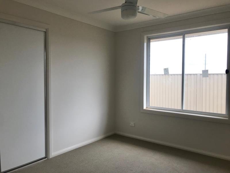 90 Marathon Street TAMWORTH 5