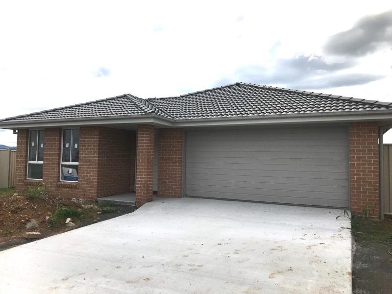 90 Marathon Street TAMWORTH 7