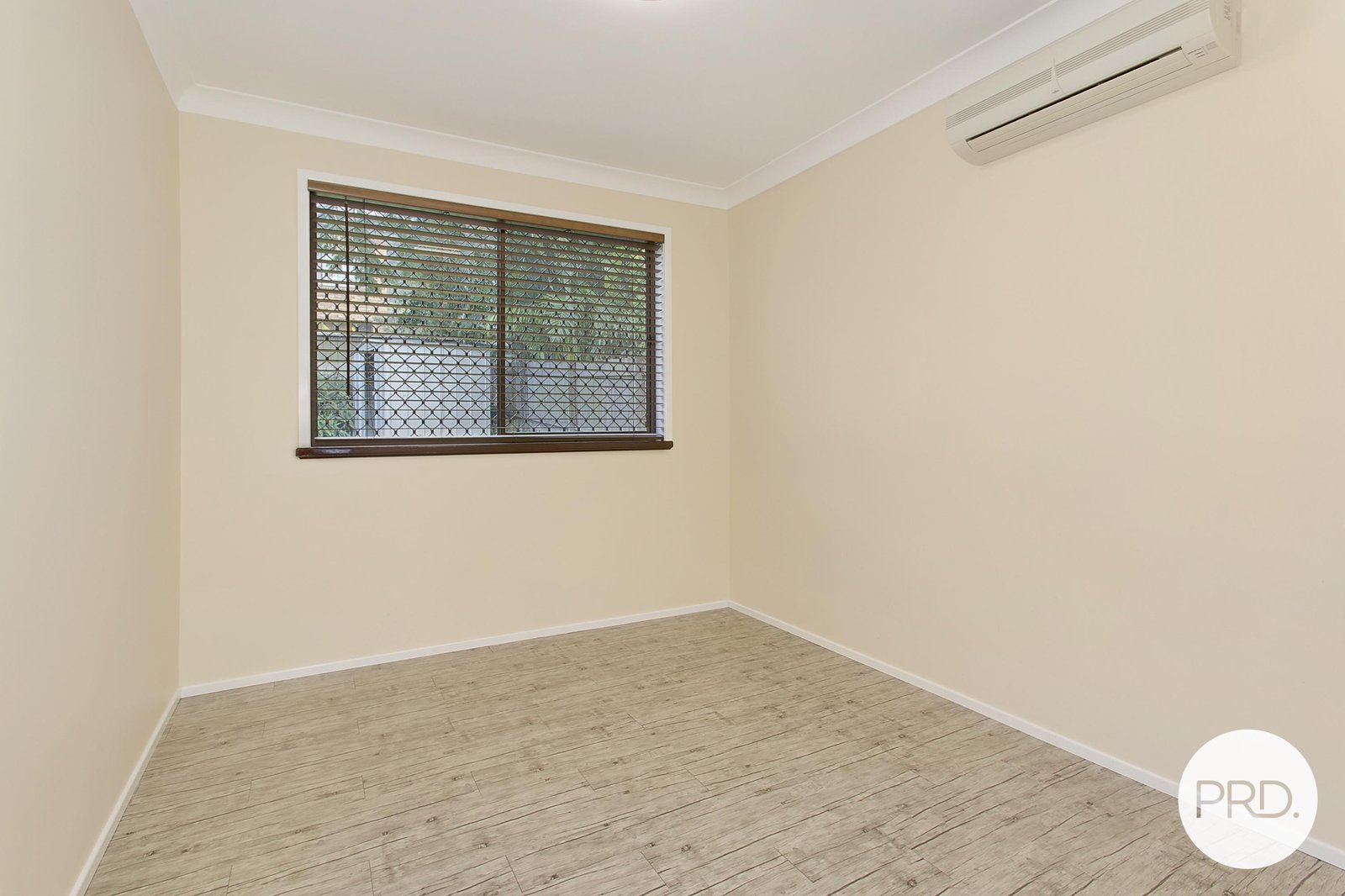 90 Norman Street LAURIETON 12