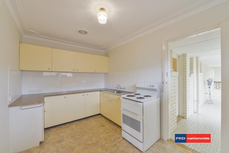 90 Oak Street TAMWORTH 4