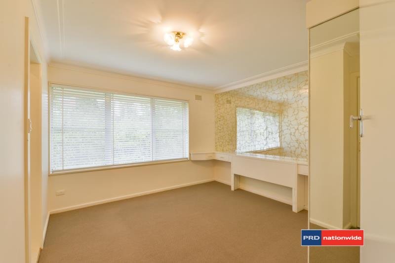 90 Oak Street TAMWORTH 5