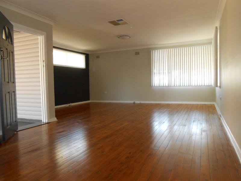90 Piper Street TAMWORTH 3