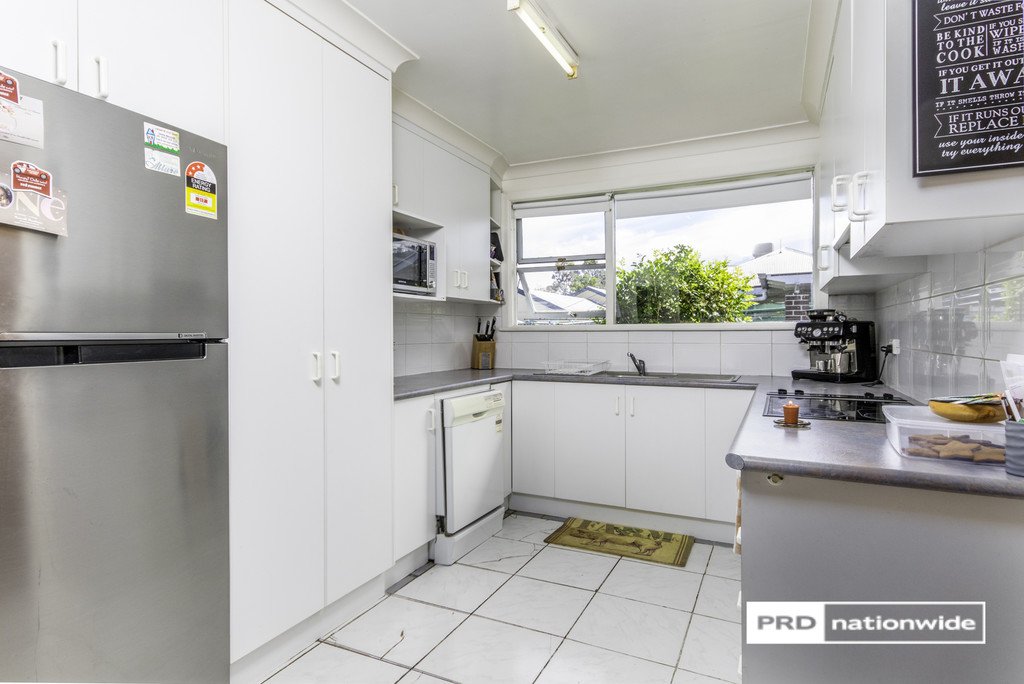 90 Piper Street TAMWORTH 4
