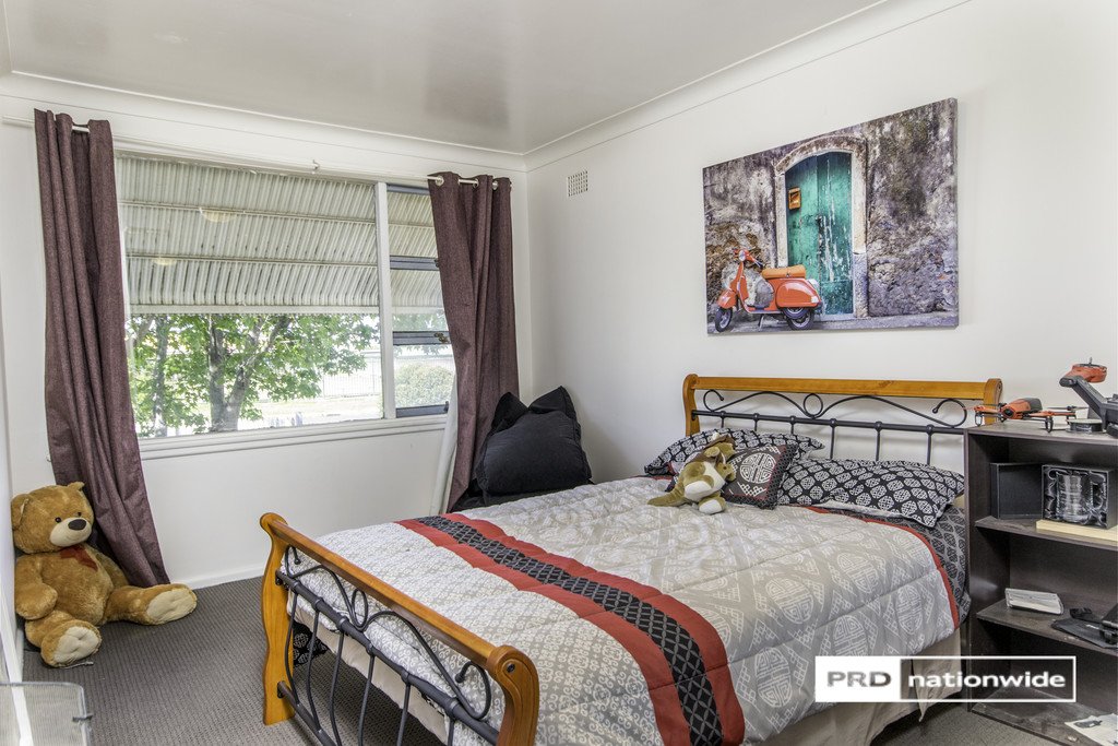 90 Piper Street TAMWORTH 5