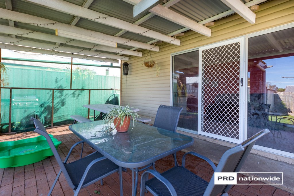 90 Piper Street TAMWORTH 10