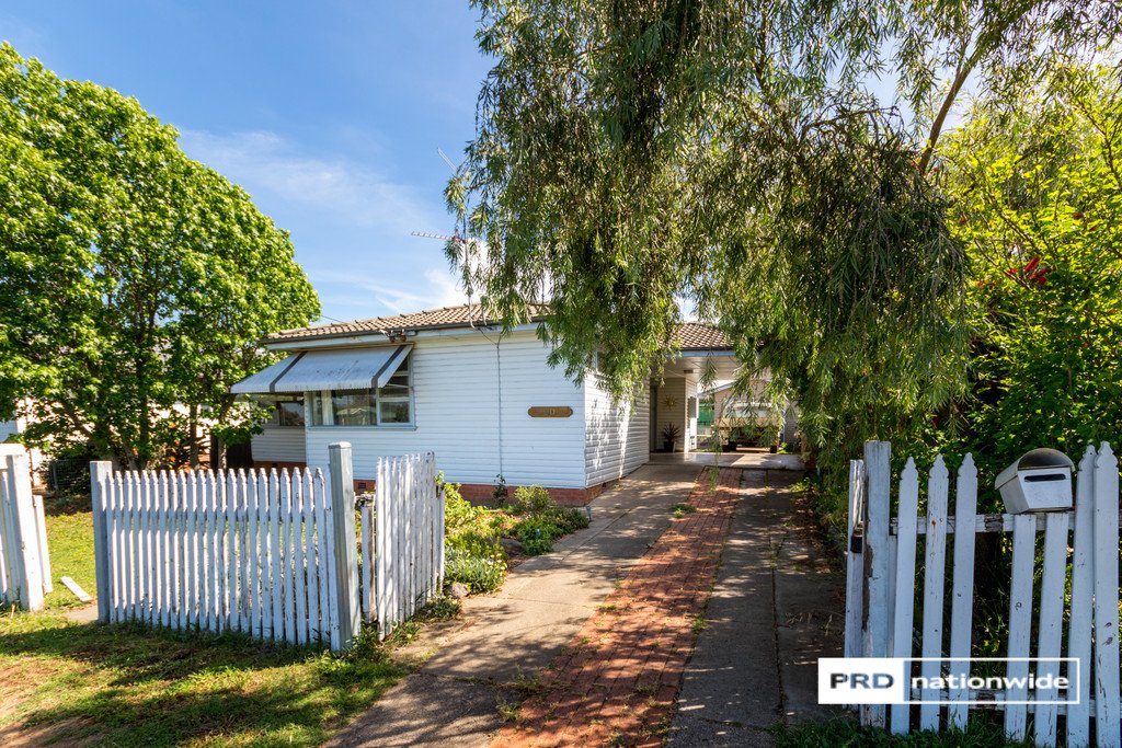 90 Piper Street TAMWORTH 13