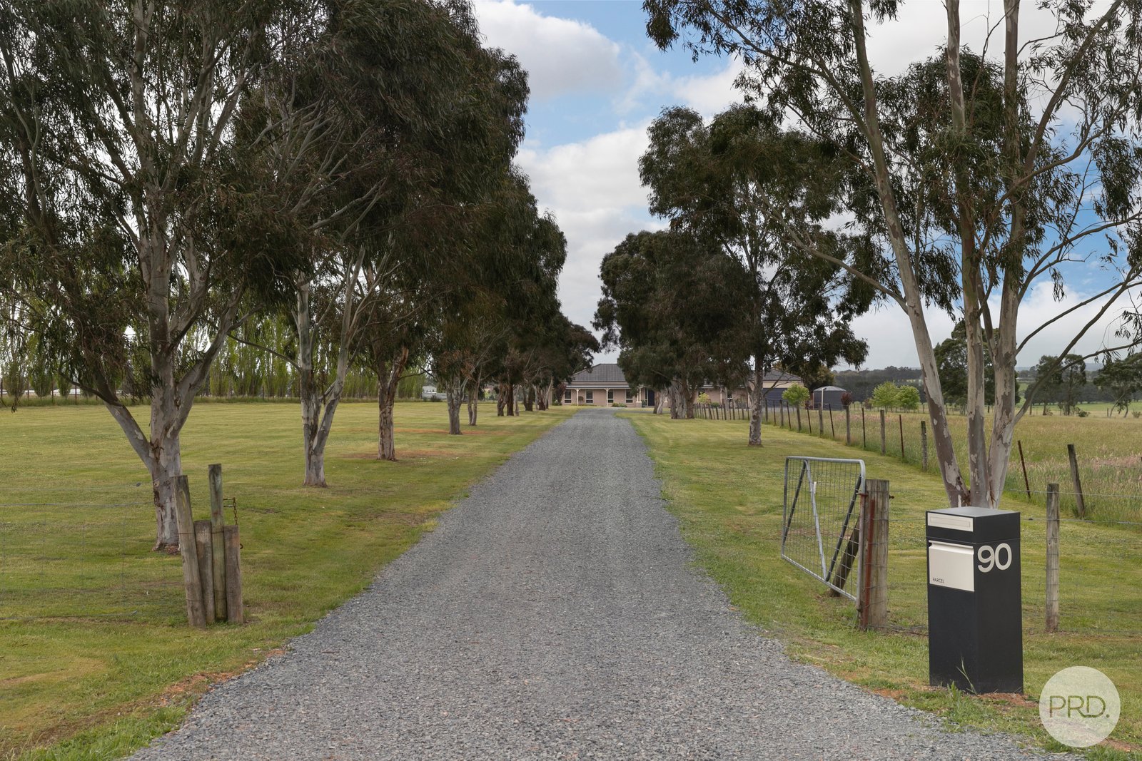 90 School Lane CAMBRIAN HILL 3