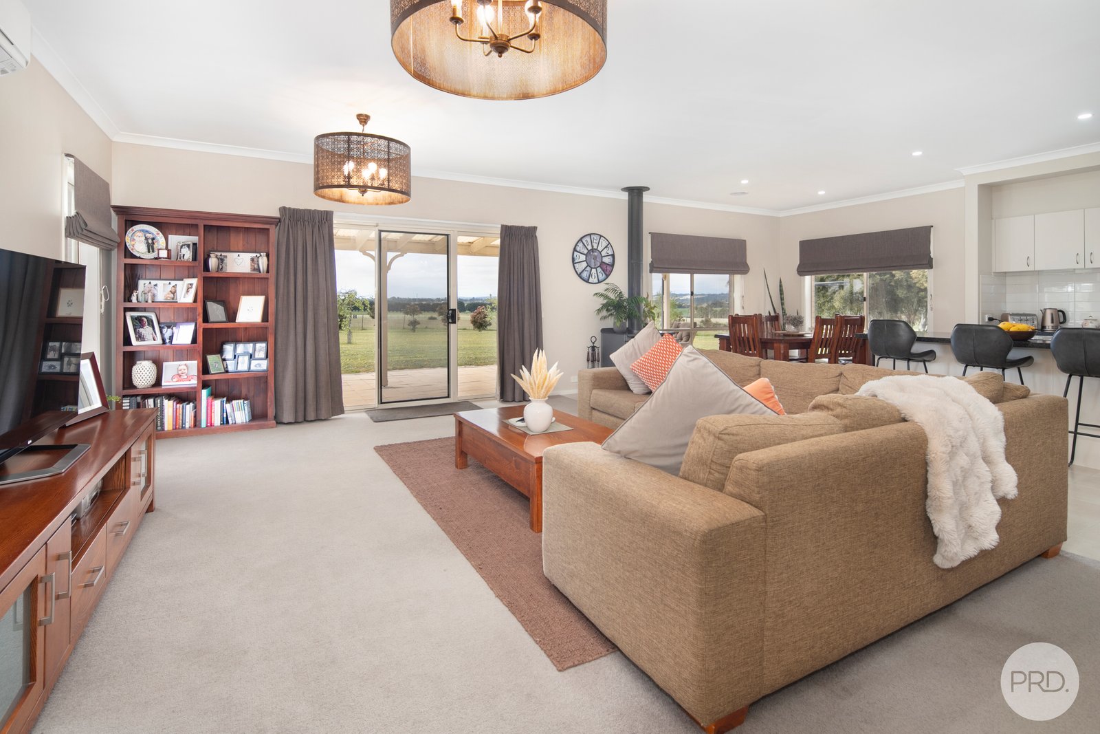 90 School Lane CAMBRIAN HILL 7