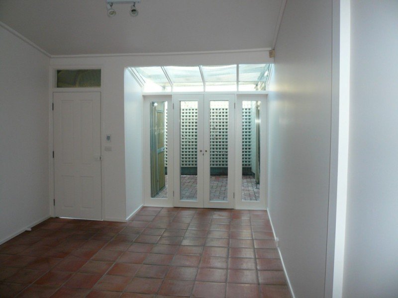 Gallery: 90 Smith Street