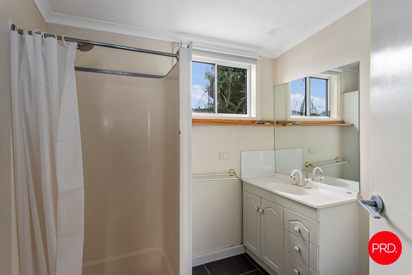 90 Somerville Street FLORA HILL 25