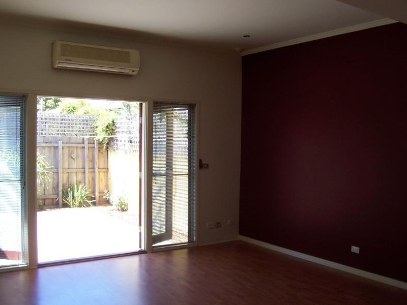 Gallery: 90 Station Road