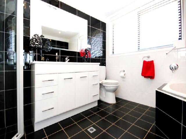 90 Thompson Street EAST MAITLAND 8
