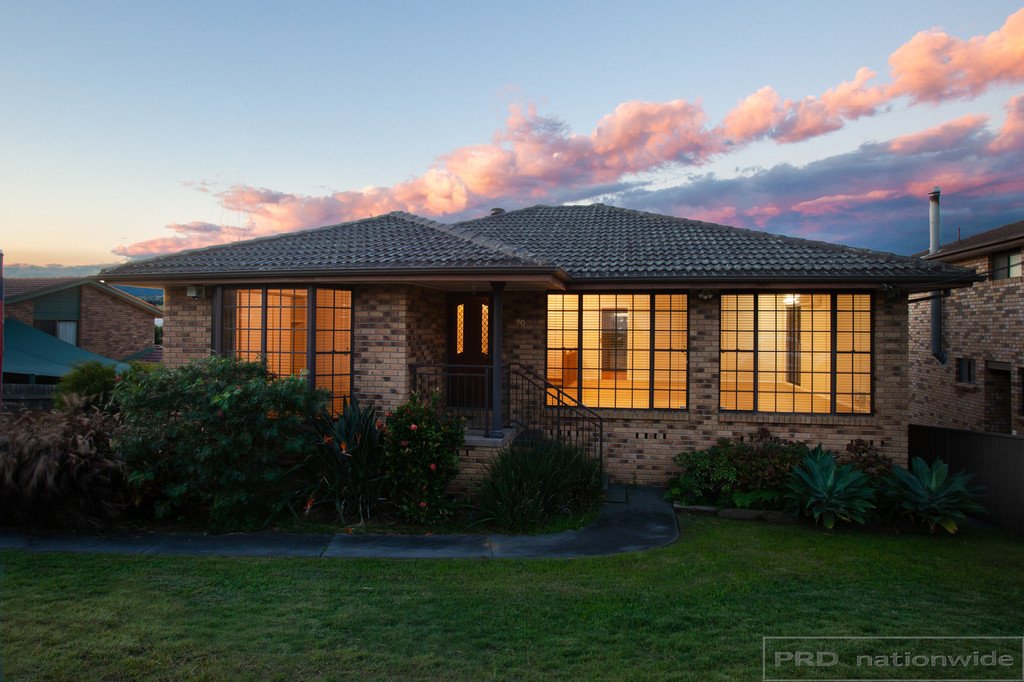 90 Thompson Street EAST MAITLAND 1