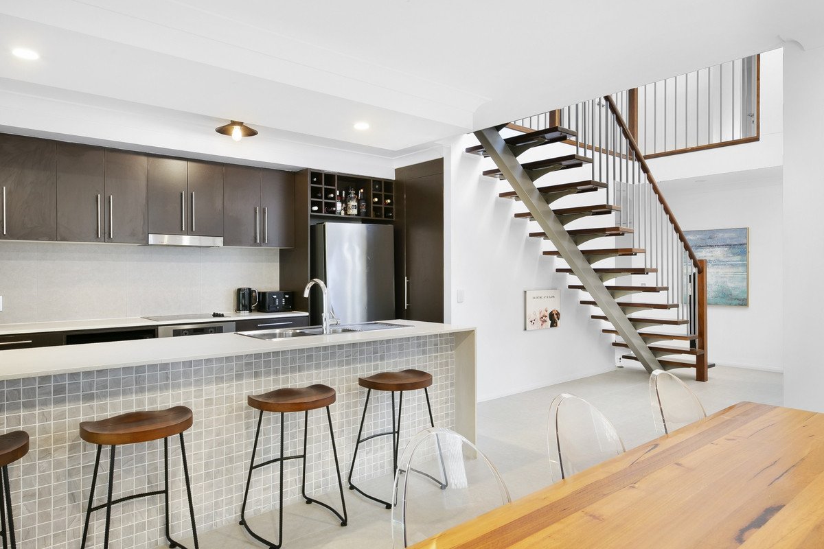 90 Verona Circuit Burleigh Waters 8