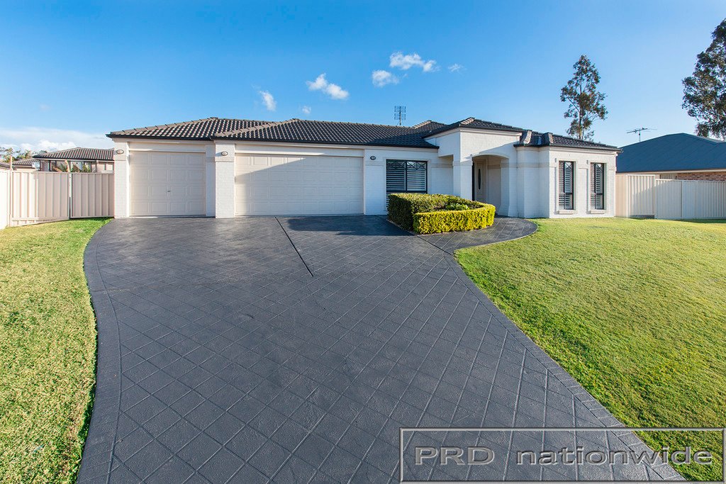 90 Worcester Drive EAST MAITLAND 2
