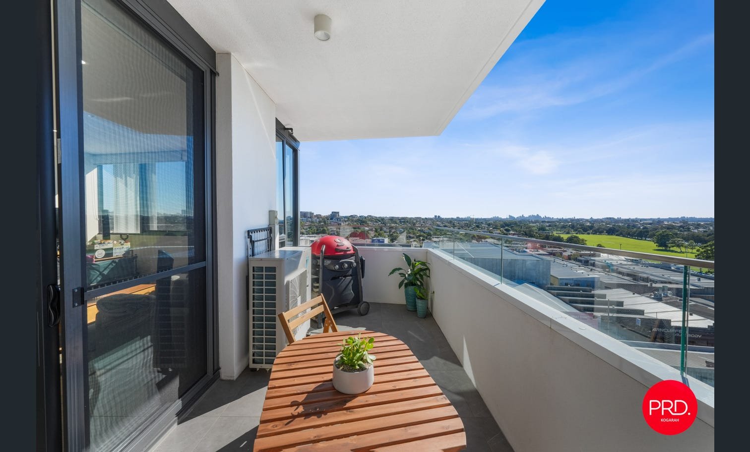 901/15 Garrigarrang Avenue KOGARAH 13