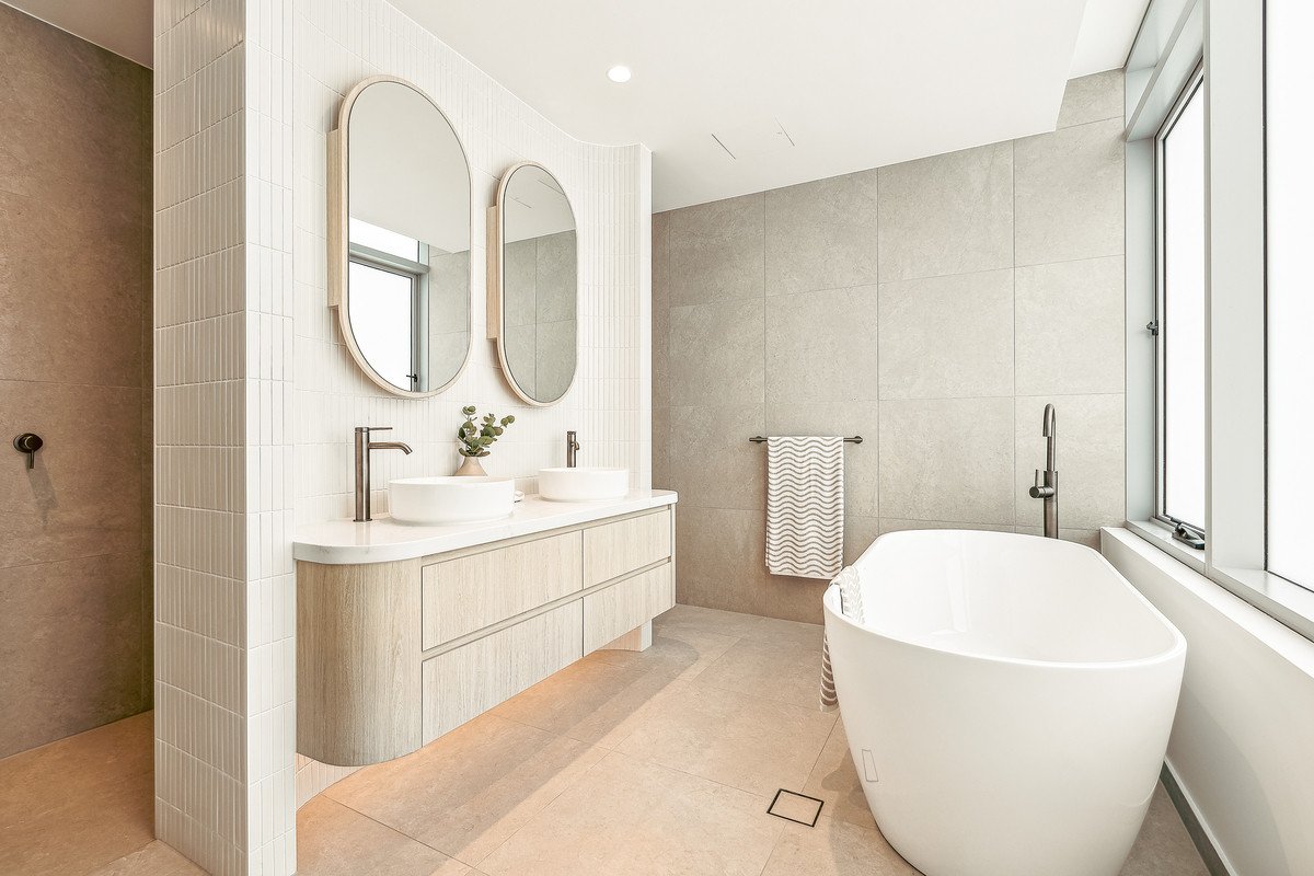 901/295 Golden Four Drive Bilinga 14