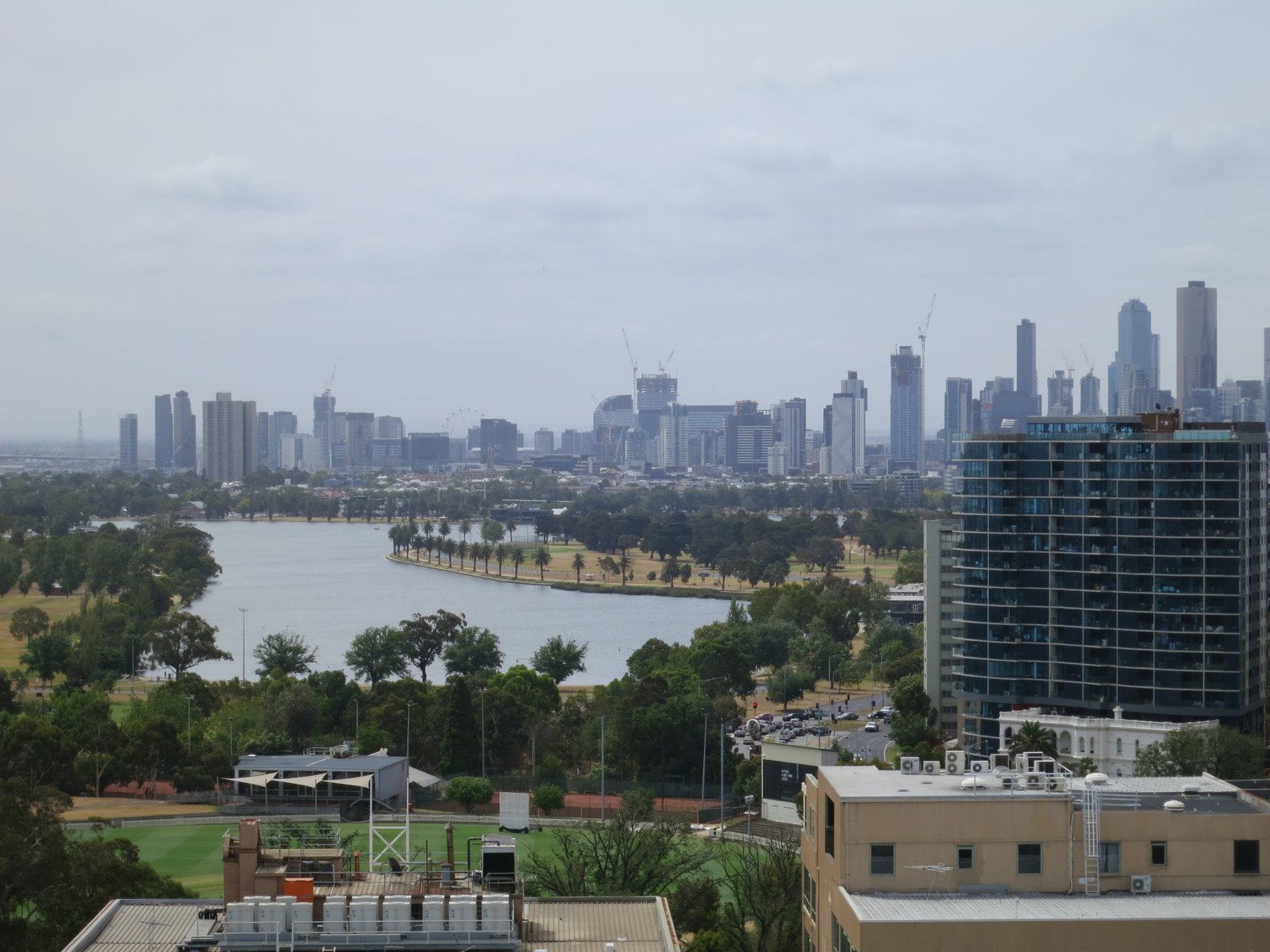 Gallery: 901/3-5 St Kilda Road