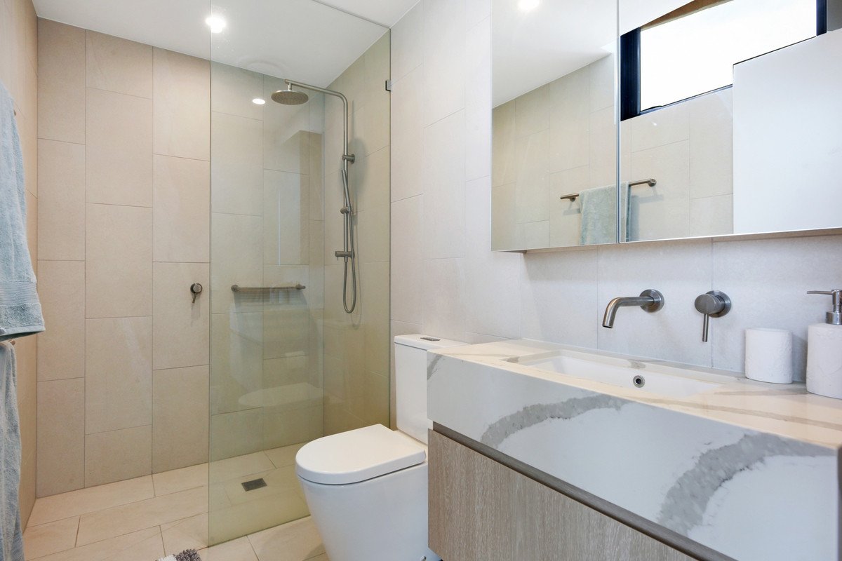 901/3 Twenty Third Avenue Palm Beach 8