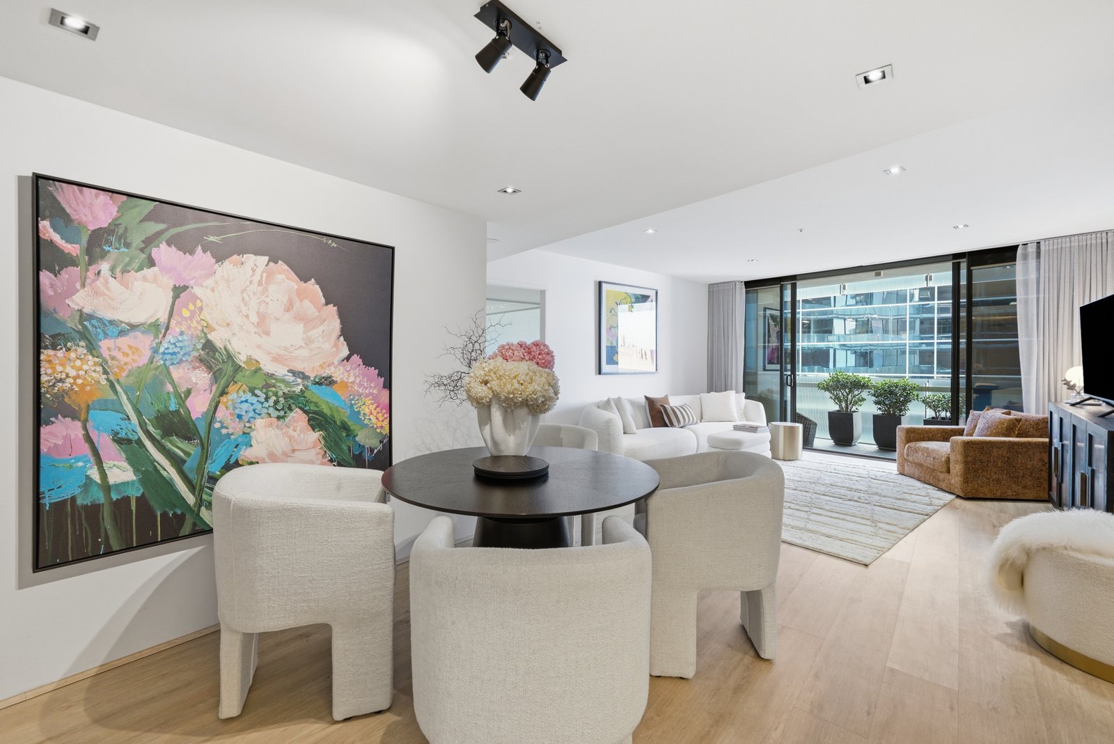 Gallery: 901/576-578 St Kilda Road