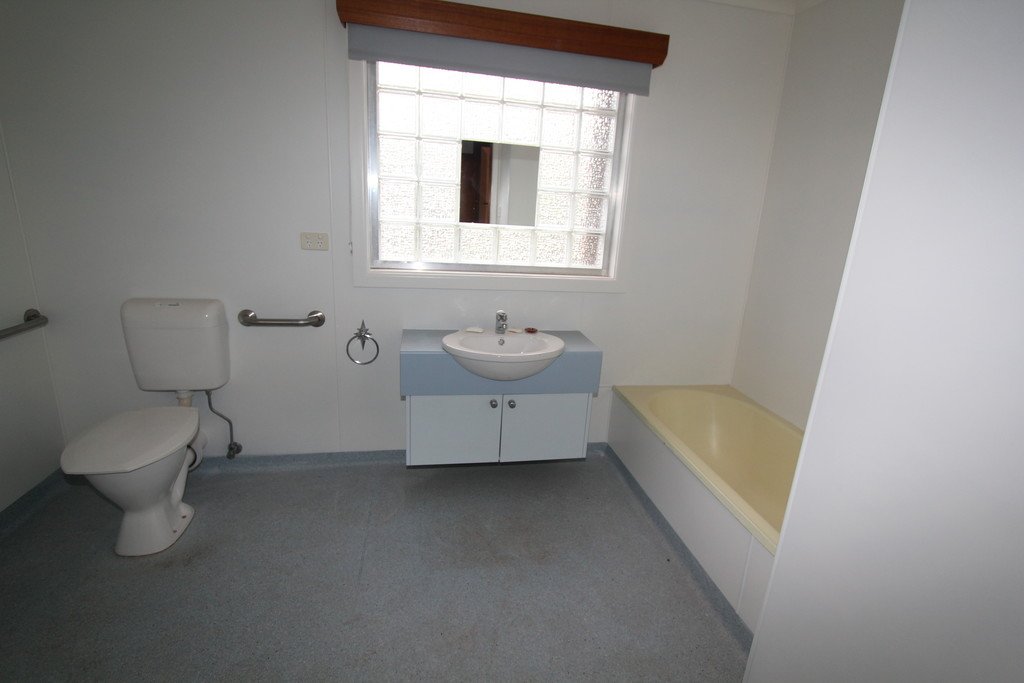 902 Doveton Street Nth  BALLARAT NORTH 9