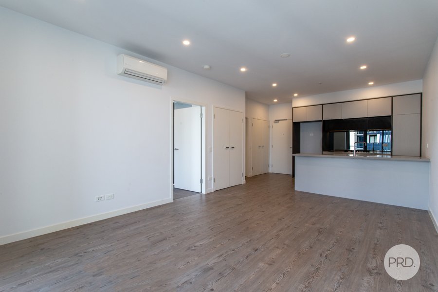 902/10 Aviators Way PENRITH 7