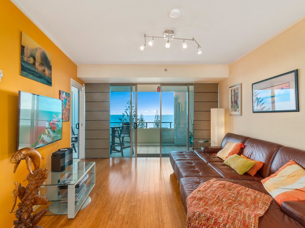 902/3 McLean St  COOLANGATTA 2